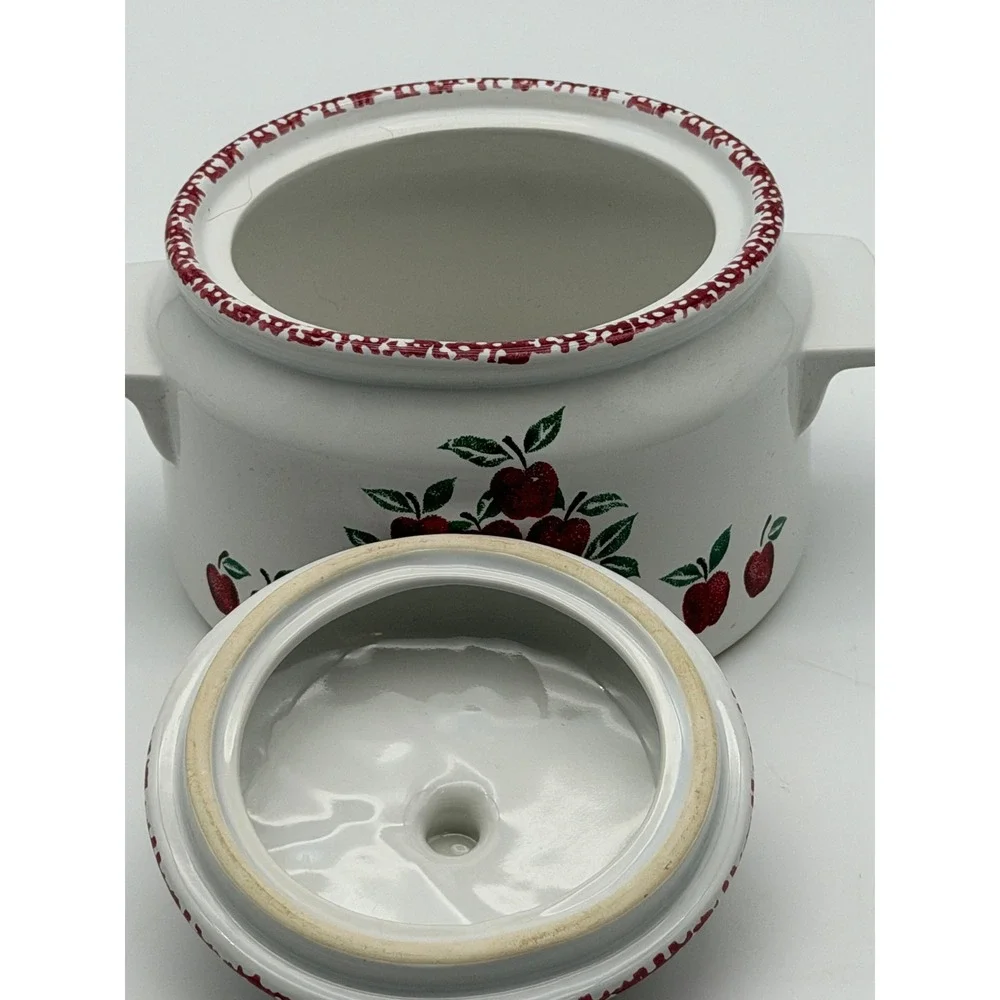 Vintage Style Country Farmhouse Ceramic Apple Casserole Pot and Heart Small Bowl